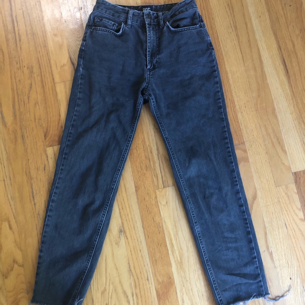 BDG URBAN OUTFITTERS MOM JEANS